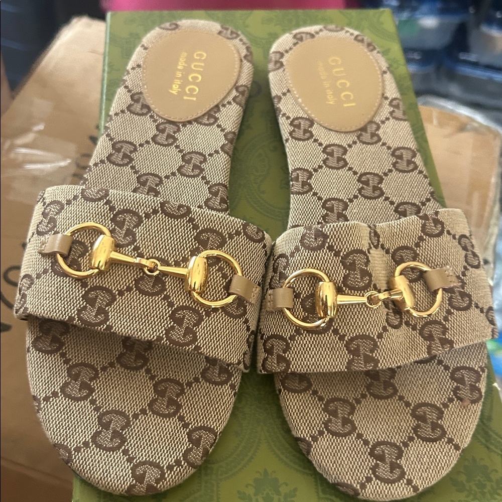 Gucci Beige and Gold Women's Slippers - Picture 4 of 6